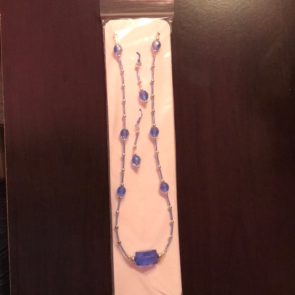 Necklace and earings